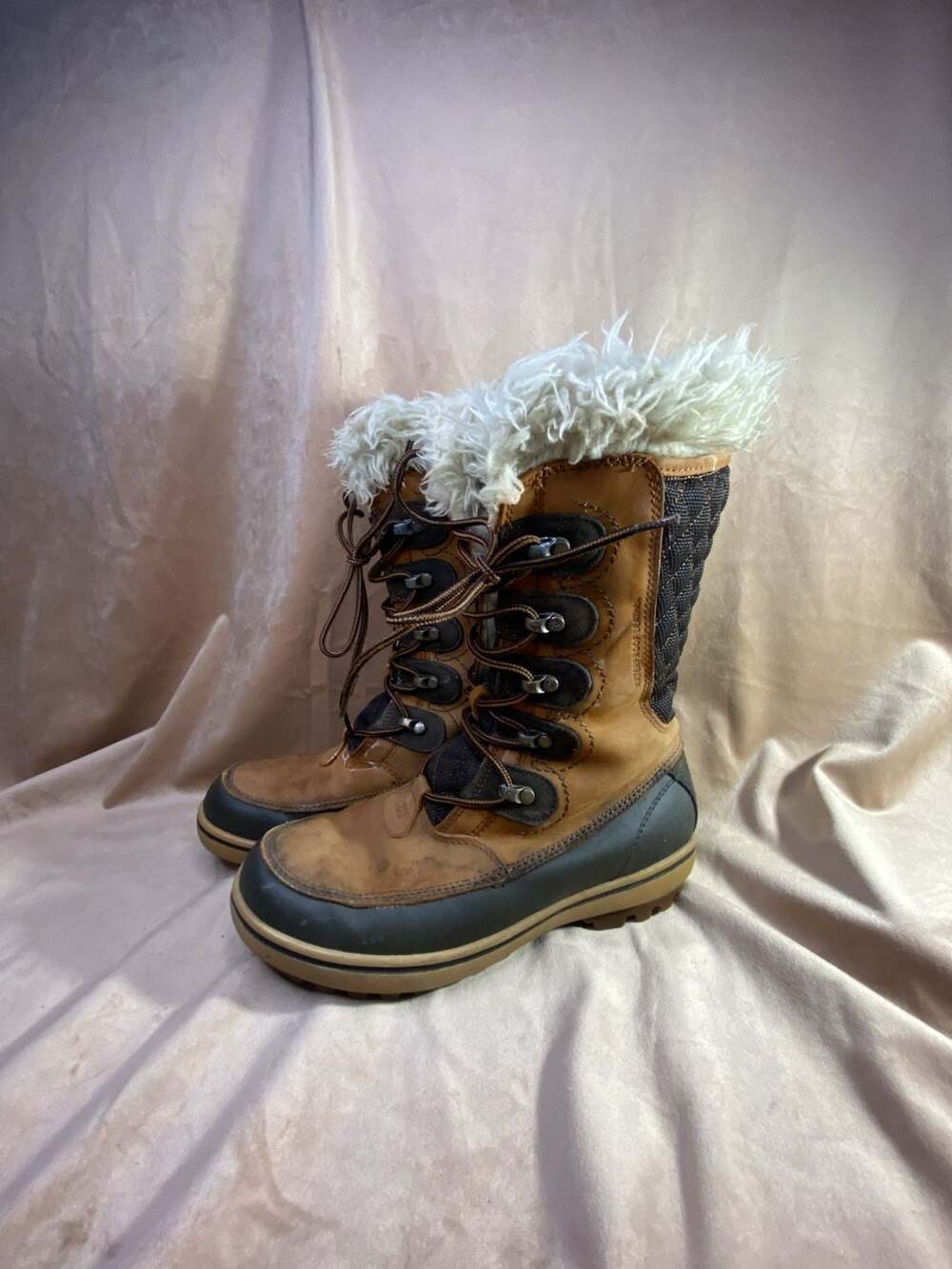 Helly Hansen womens Garibaldi Chestnut Faux-Fur Quilted Lace-Up Winter Boots